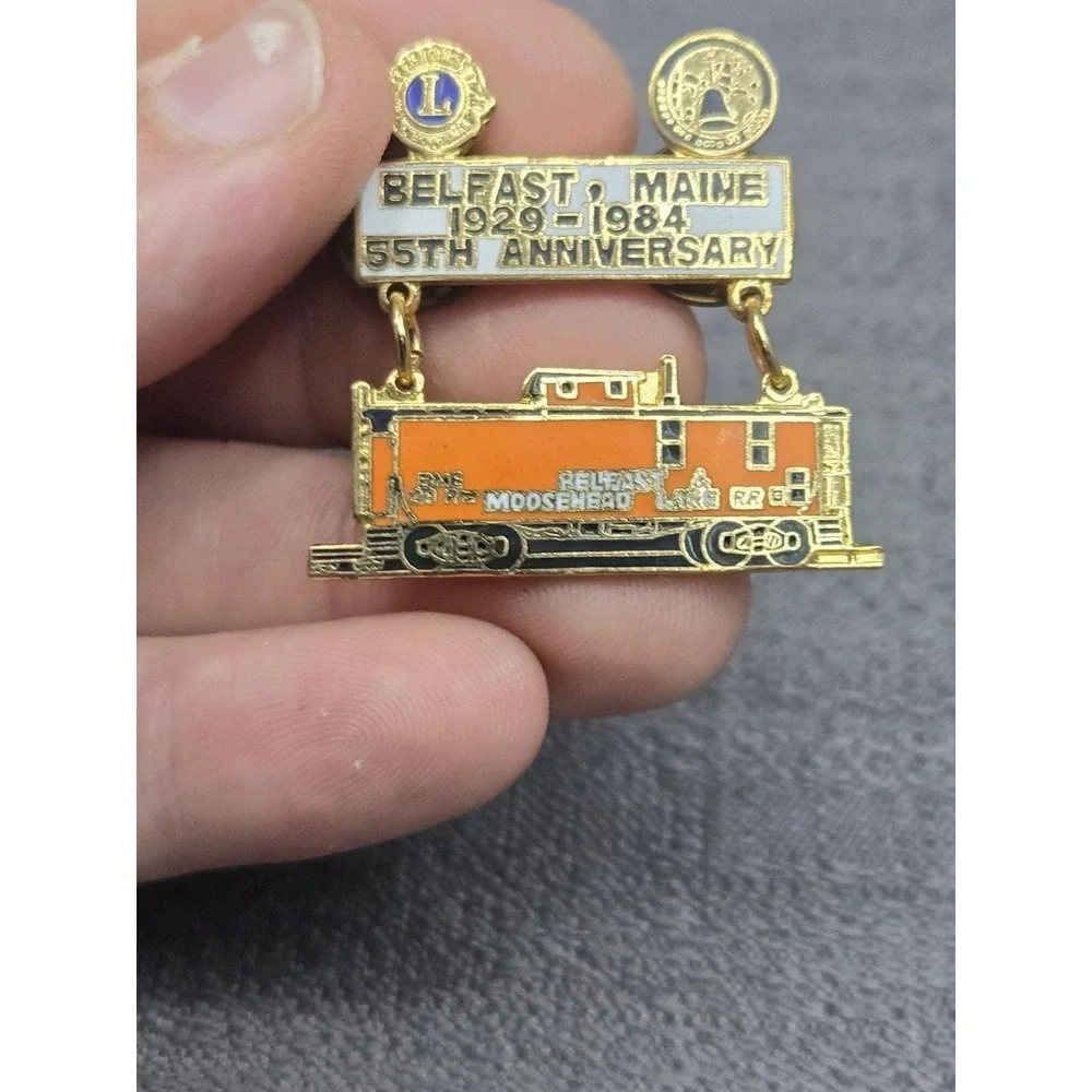 Vintage Belfast Maine Lions Club 55th Anniversary Train Caboose Dangle Pin‎